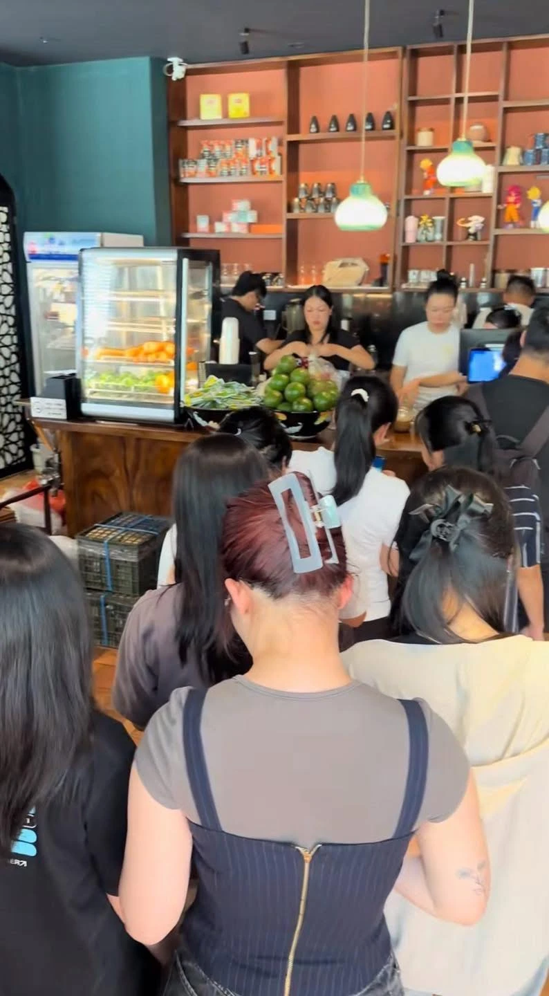 quan-ca-phe-tong-tai-tu-cu-nga-truyen-thong-den-chien-dich-marketing-1